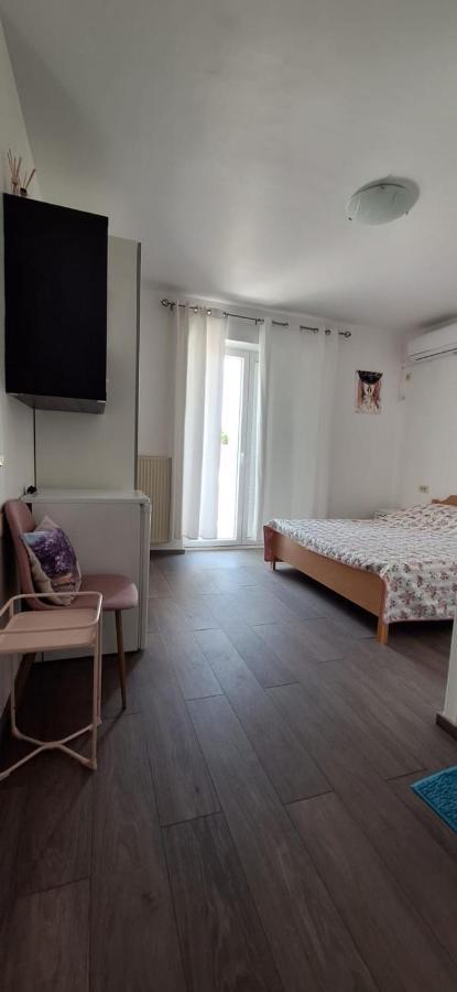 Apartments Villa Milenka Novalja Εξωτερικό φωτογραφία