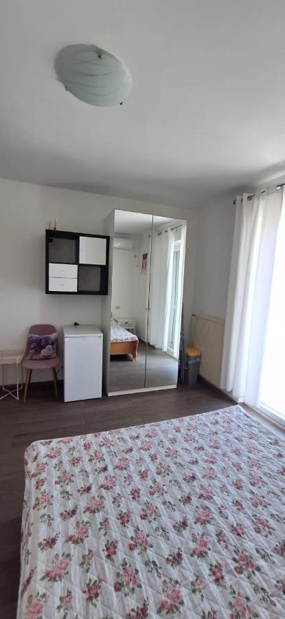 Apartments Villa Milenka Novalja Εξωτερικό φωτογραφία